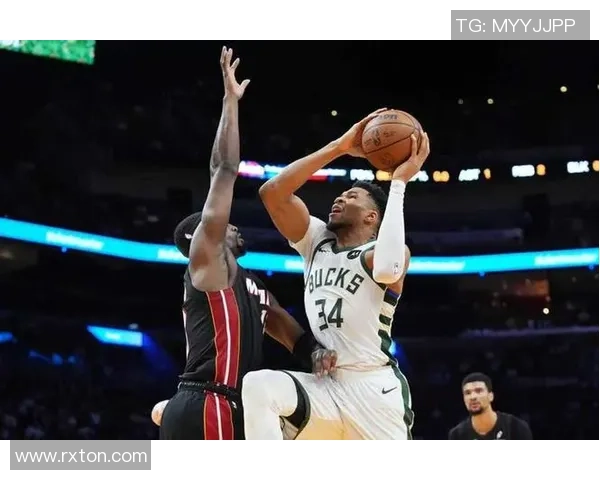 扬尼斯阿德托昆博率领雄鹿队再度冲击总冠军展现无可阻挡的统治力