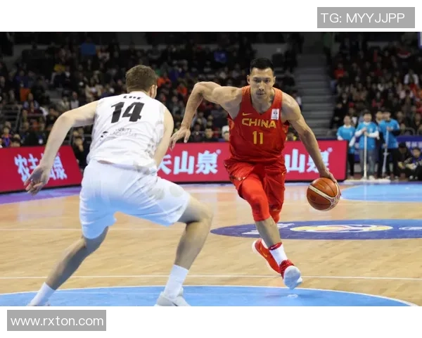 聚焦当代篮球巨星成长轨迹全面呈现其赛场精彩表现与影响力深度解析